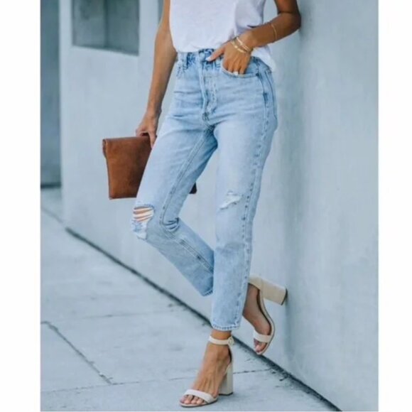 Twelve by Twelve (Vici) || Vintage Light Wash Distressed Jeans - Picture 1 of 8